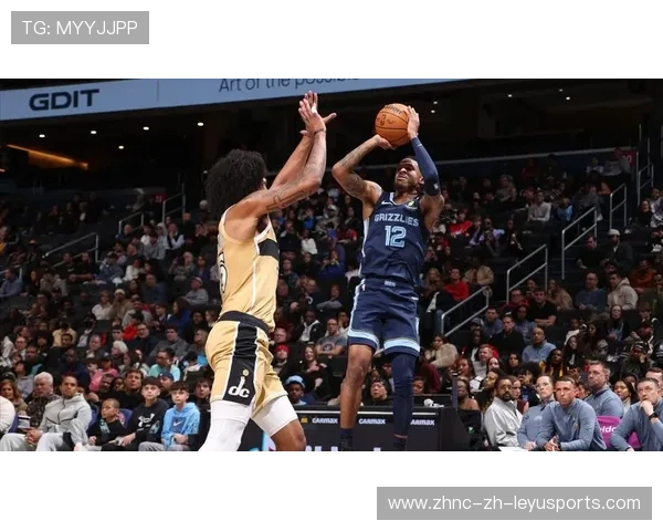 莫兰特突破得分，灰熊快攻无可阻挡